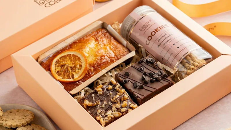 Caja de regalo con dulces artesanales para celebración corporativa del Día de la Madre